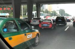 梦见路上赌车