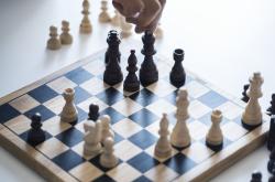 日本多地存款换黄金，黄金热潮背后的金融逻辑与民众心理