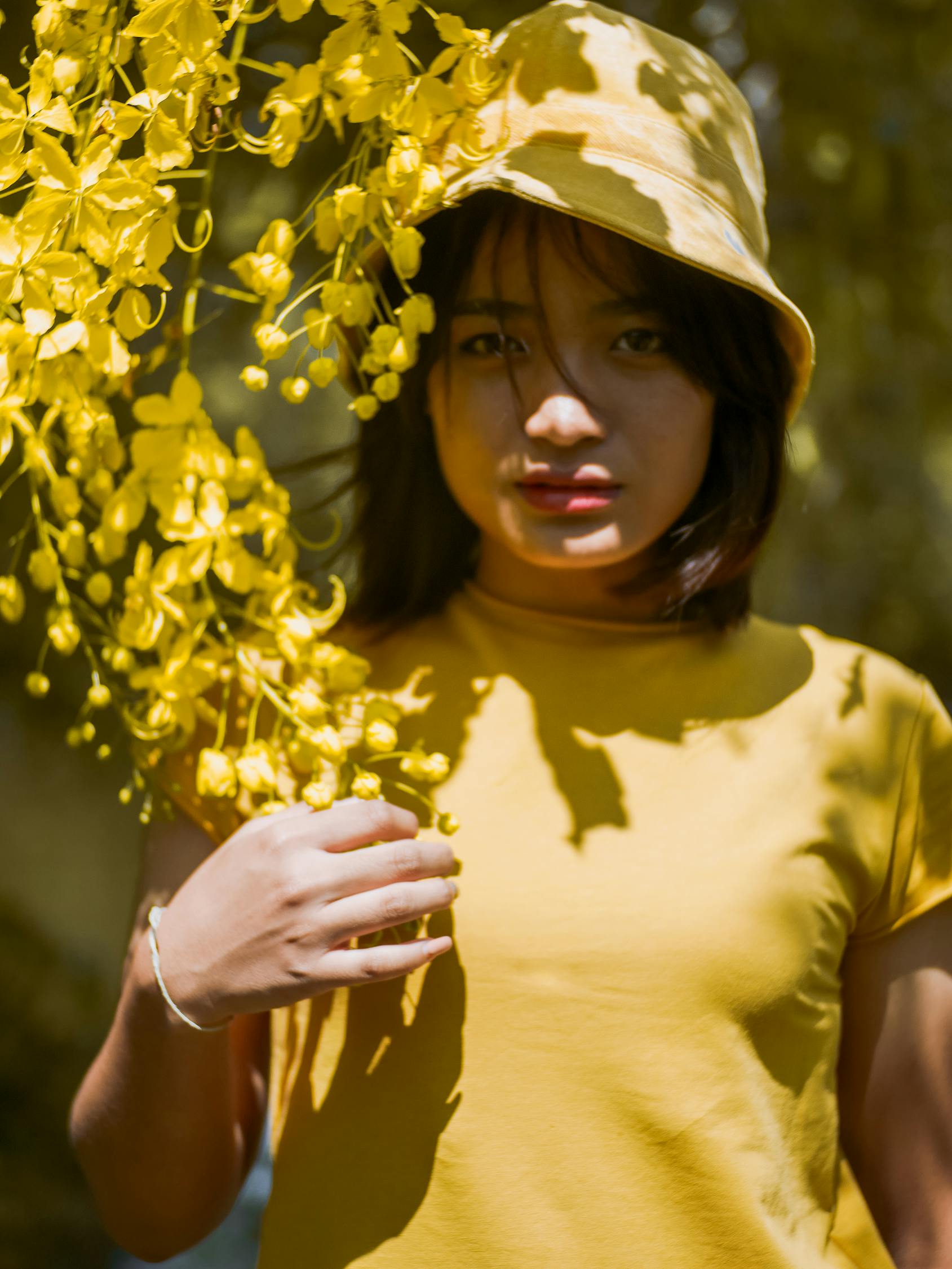 公众人物背后的女儿身份，双重角色的交织与融合