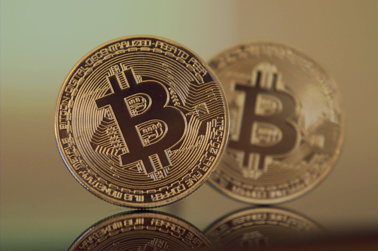 揭秘全球黄金白银市场波动，国际金银价的涨跌密码与未来走势分析