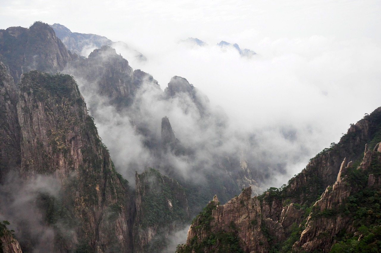 独自登黄山失联6天，安全旅行与自我保护的深刻教训