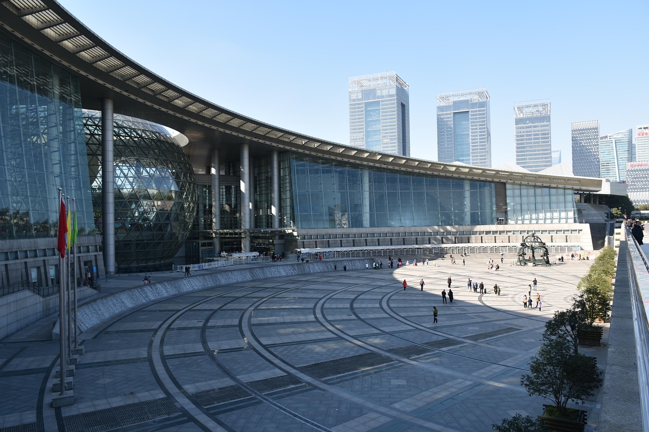 上海疫情新动态，本土确诊病例增加9例，市民如何科学应对？