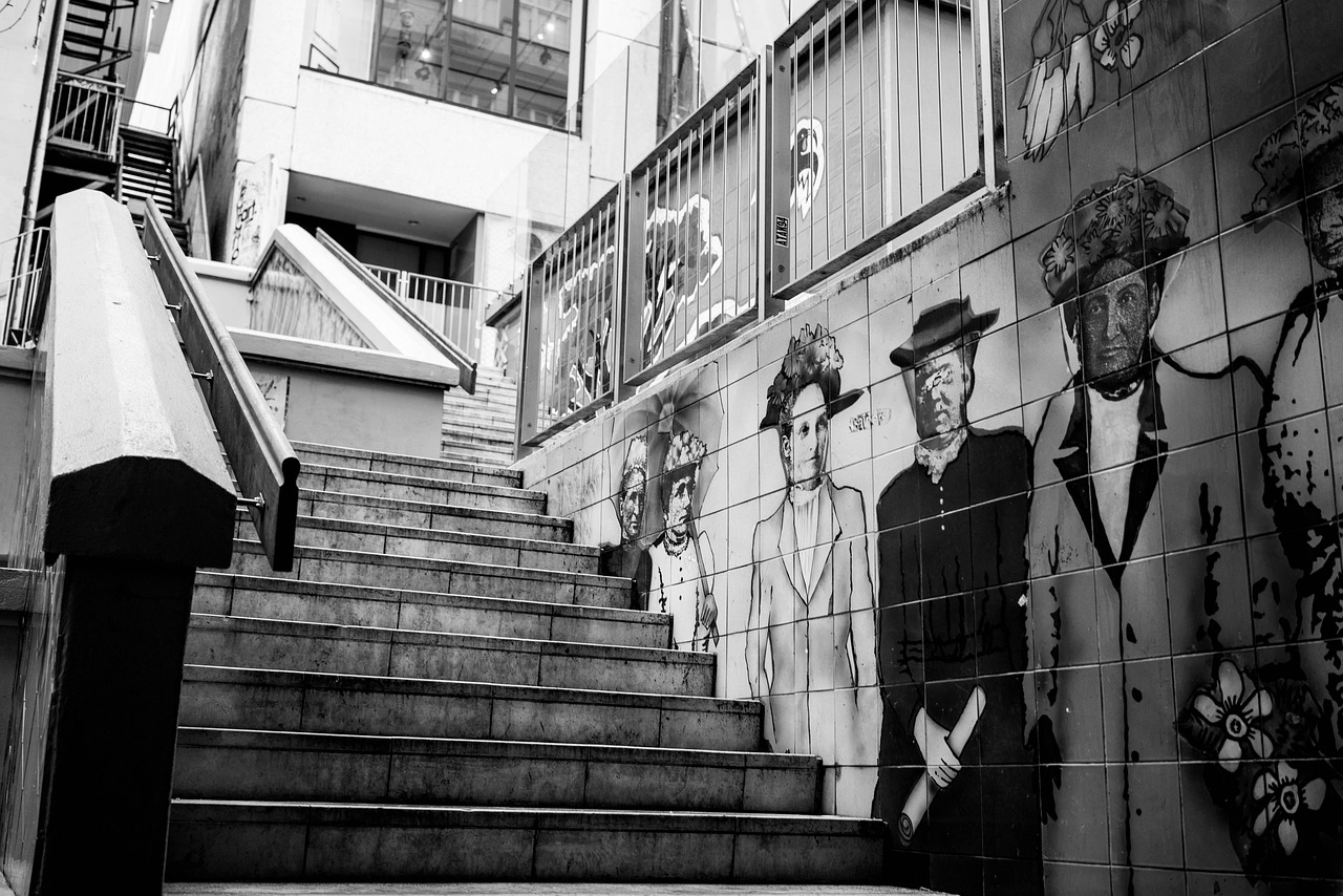 上海疫情新动态，昨日本土确诊166例，市民生活及防控措施解析