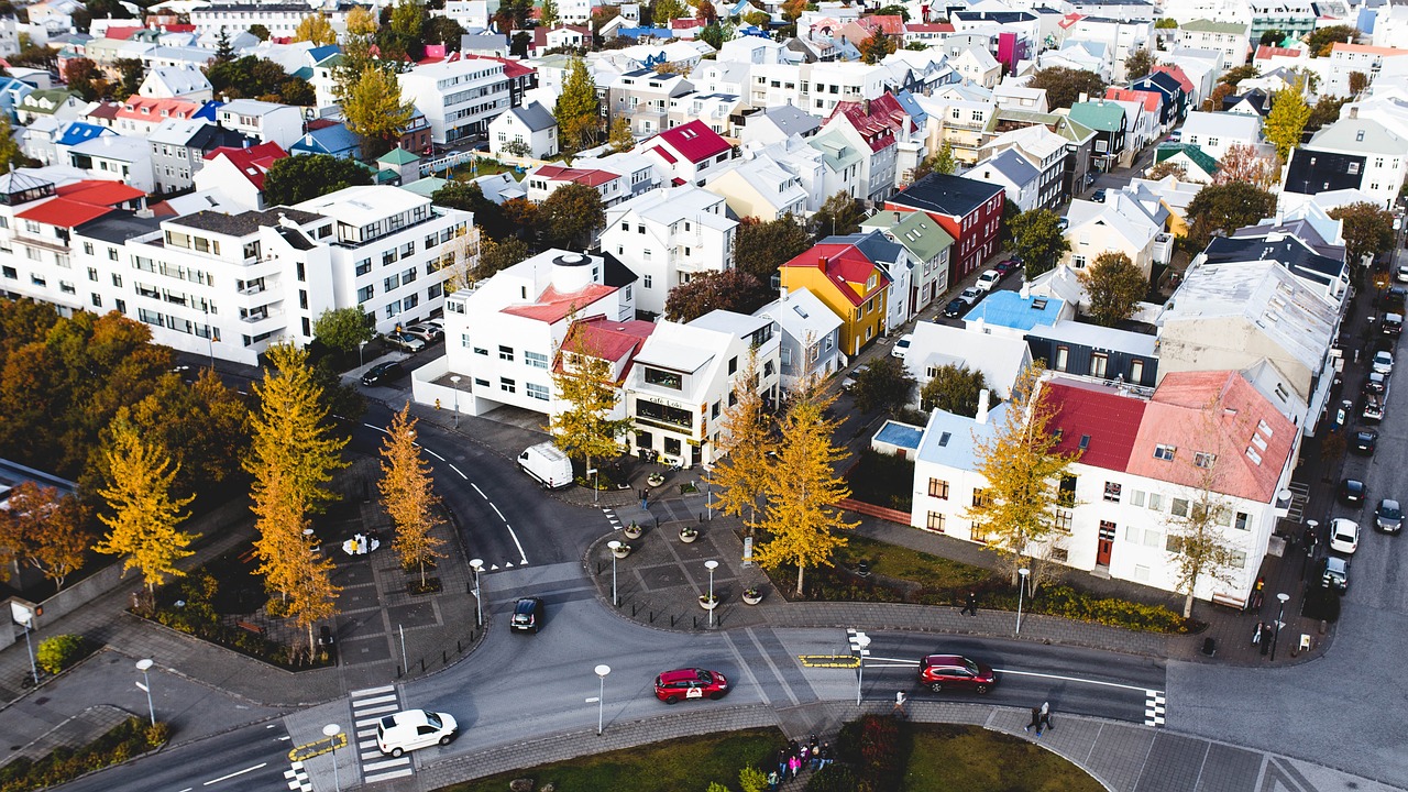 广州疫情，城市韧性与社区力量的双重考验