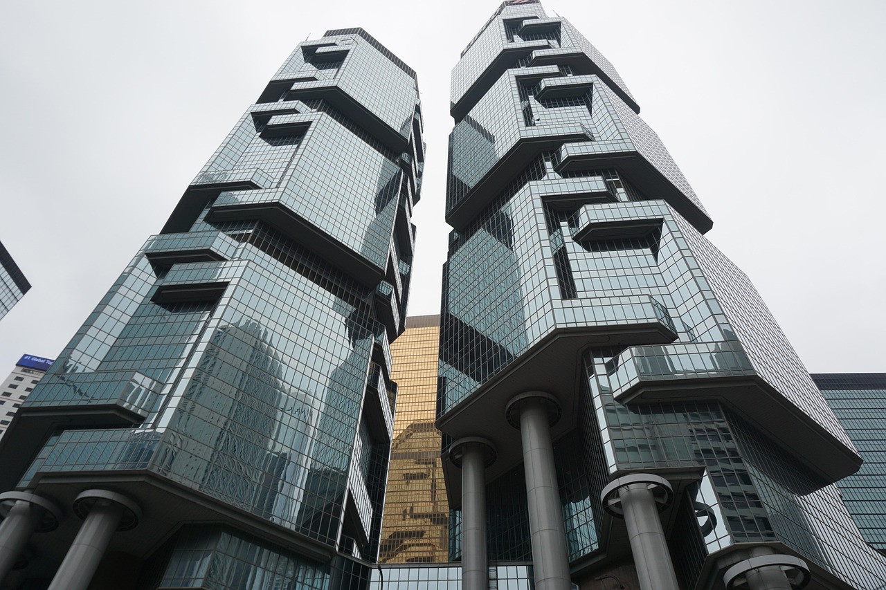 上海的红牌警告，中央点名批评背后的深意