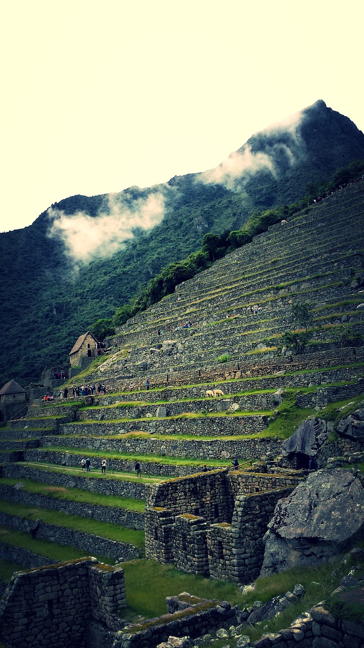 缅甸地震前后对比，从废墟到重建的奇迹