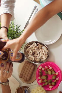 味蕾之旅，小饭桌美食文案短句集锦