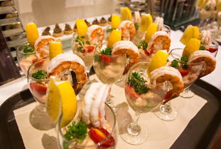 旅行中的味觉盛宴，干净治愈的旅游美食文案短句